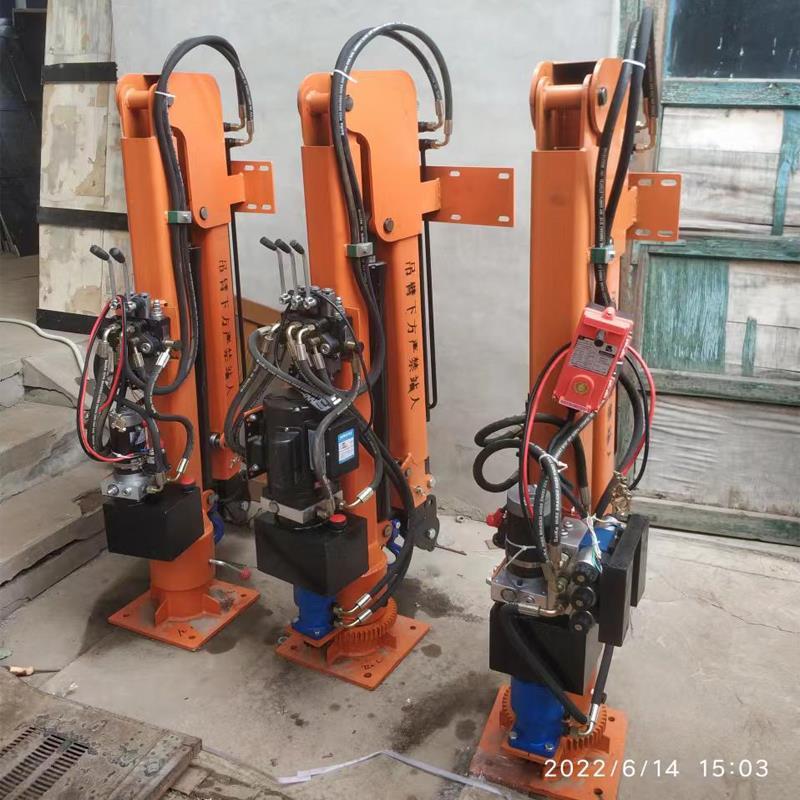 重庆市重汽蓝牌随车吊 3.2吨 国六动力强 液压驱动 农用自卸起重机